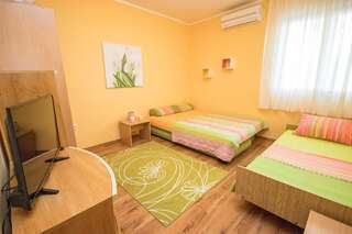 Апартаменты Apartments Filip Бар Трехместный номер-1