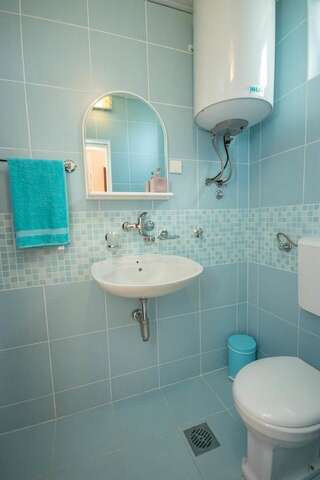 Апартаменты Apartments Filip Бар Трехместный номер-5